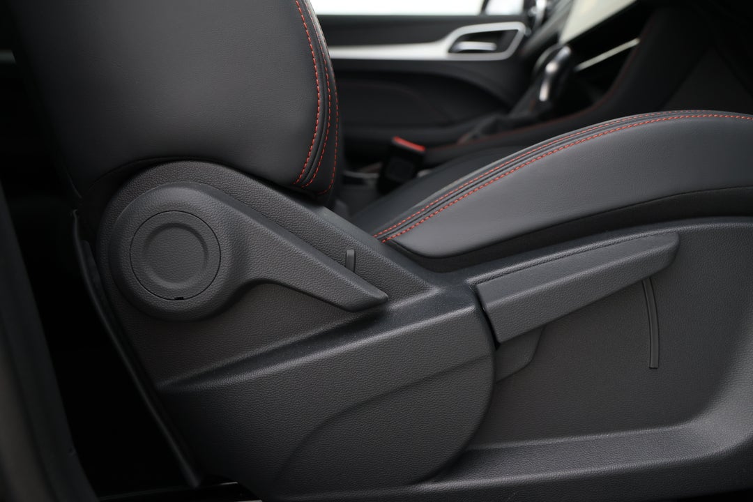 2025 MG Zst Vibe, Automatic, 4262 km, Drivers Side Adjustment Panel