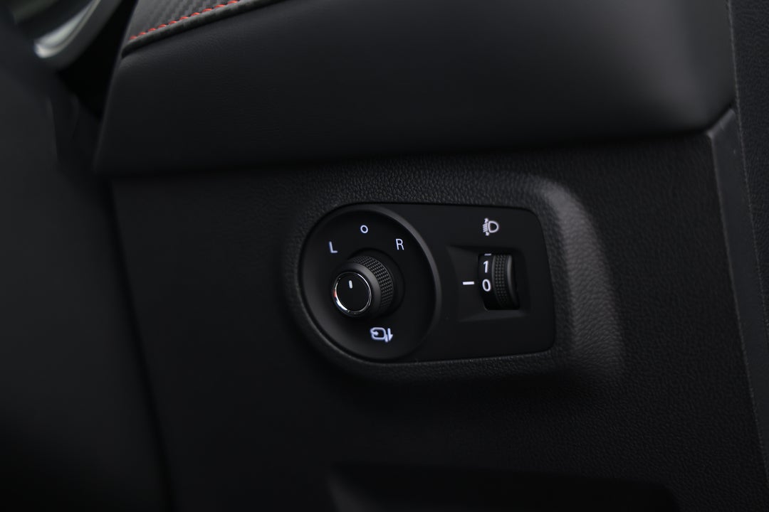 2025 MG Zst Vibe, Automatic, 4262 km, Utility Switches/Buttons