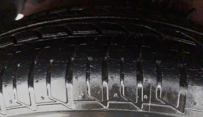 2016 Tata Zest XT RT, Petrol, Manual, 41,657 km, Left Rear Tyre Tread