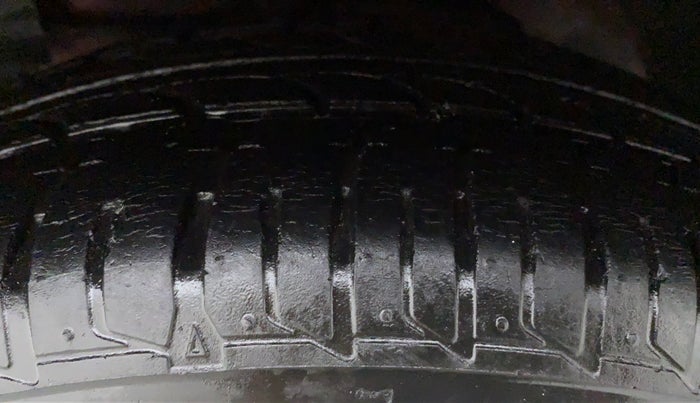 2016 Tata Zest XT RT, Petrol, Manual, 41,657 km, Right Rear Tyre Tread