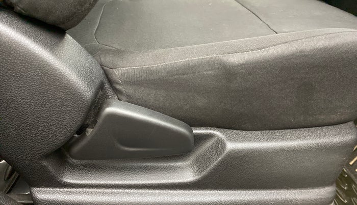 2017 Renault Kwid 1.0 RXL AT, Petrol, Automatic, 46,768 km, Driver Side Adjustment Panel