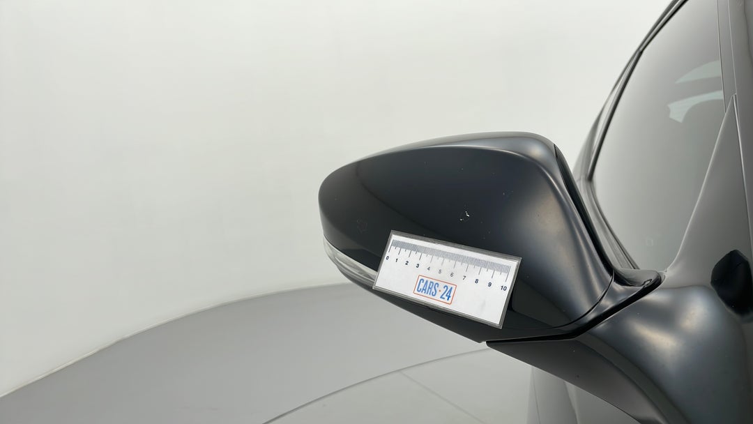 Side Mirrors Housing RHS Paint flaking