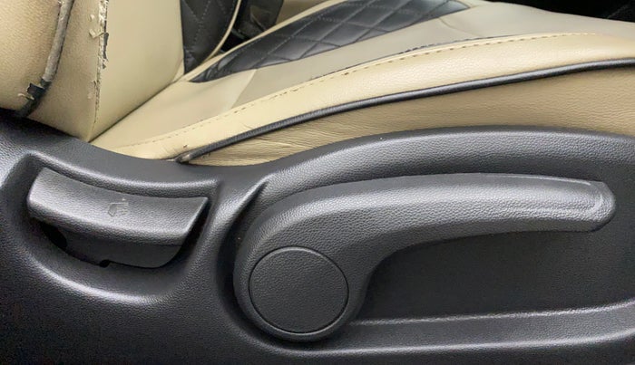 2015 Hyundai Elite i20 ASTA 1.2, Petrol, Manual, 84,309 km, Driver Side Adjustment Panel