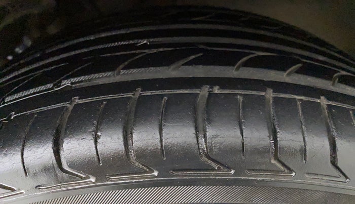 2015 Hyundai Elite i20 ASTA 1.2, Petrol, Manual, 84,309 km, Left Front Tyre Tread