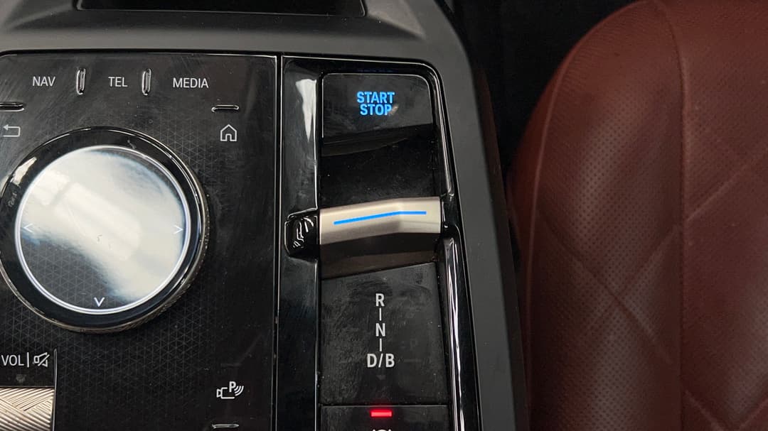 2023 BMW Ix xDrive40, Automatic, 66623 km, Gear Lever 