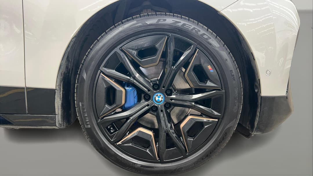 2023 BMW Ix xDrive40, Automatic, 66623 km, Right Front Wheel