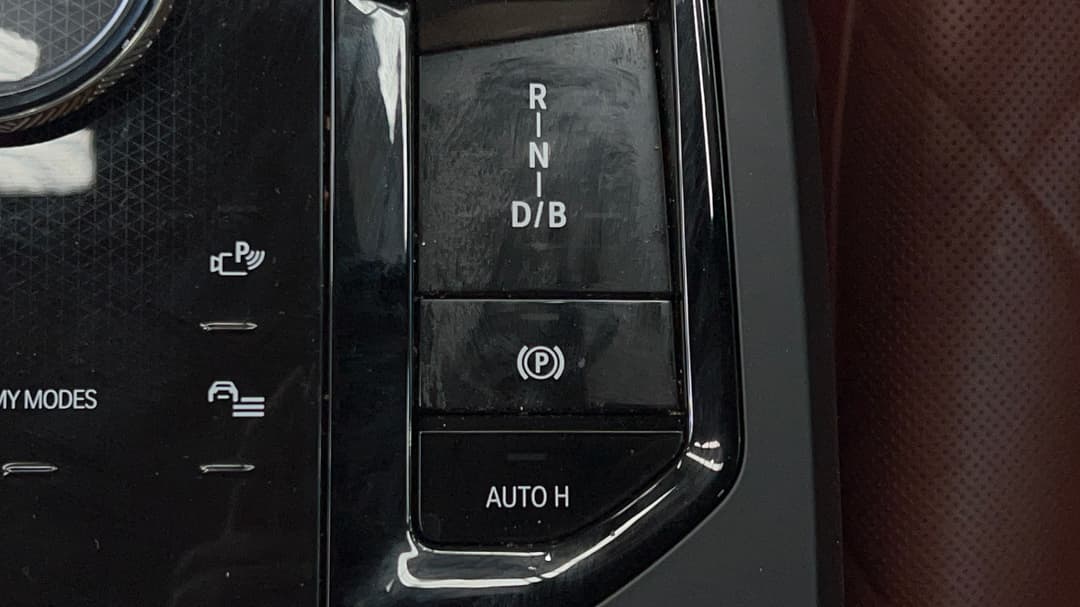 2023 BMW Ix xDrive40, Automatic, 66623 km, Handbrake