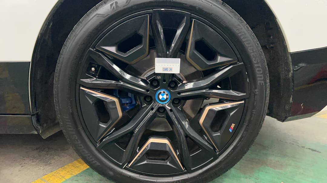 2023 BMW Ix xDrive40, Automatic, 66623 km, Wheels Rim Rear LHS Gutter Rash