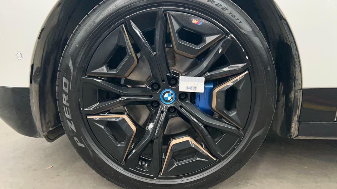 2023 BMW Ix xDrive40, Automatic, 66623 km, Wheels Rim Front LHS Gutter Rash