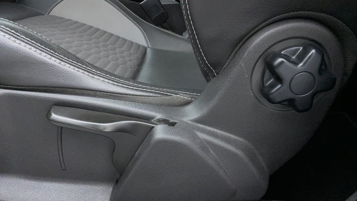 FORD FOCUS-Driver Side Adjustment Panel