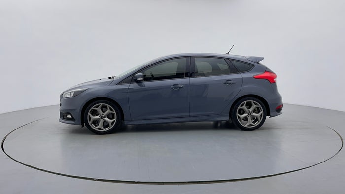 FORD FOCUS-Left Side View