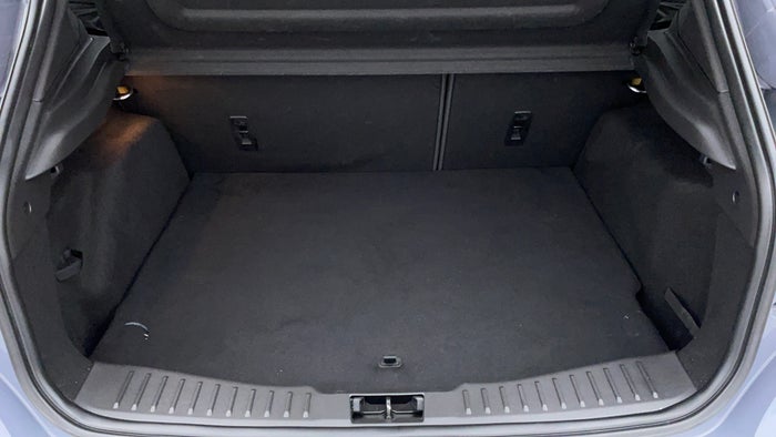 FORD FOCUS-Boot Inside View