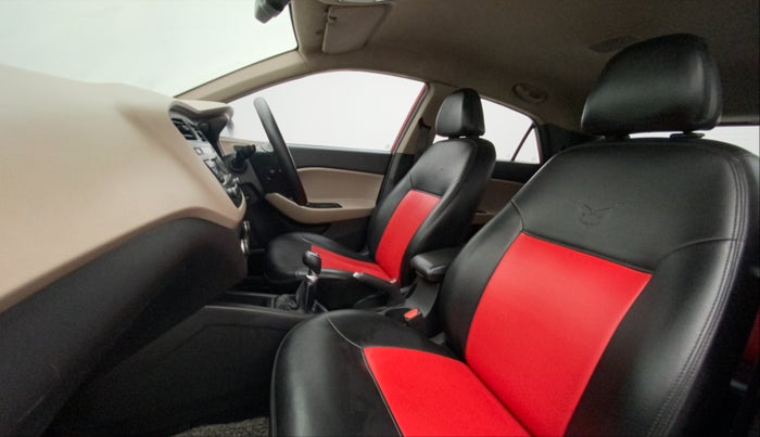 2014 Hyundai Elite i20 SPORTZ 1.2, Petrol, Manual, 1,05,481 km, Right Side Front Door Cabin