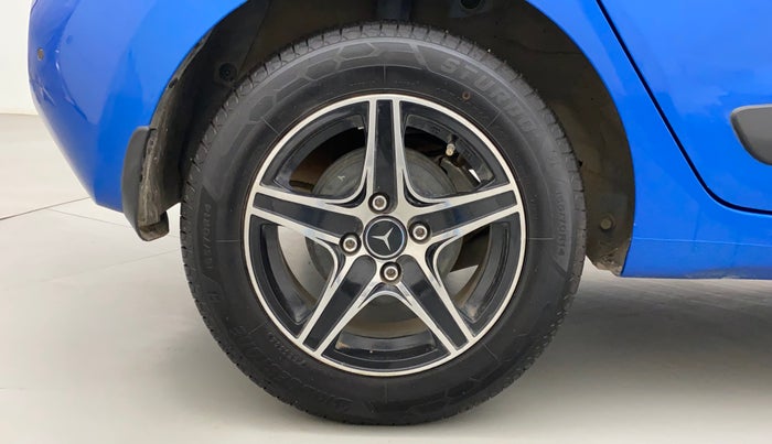 2018 Hyundai Grand i10 SPORTZ (O) 1.2 KAPPA VTVT, Petrol, Manual, 1,03,142 km, Right Rear Wheel