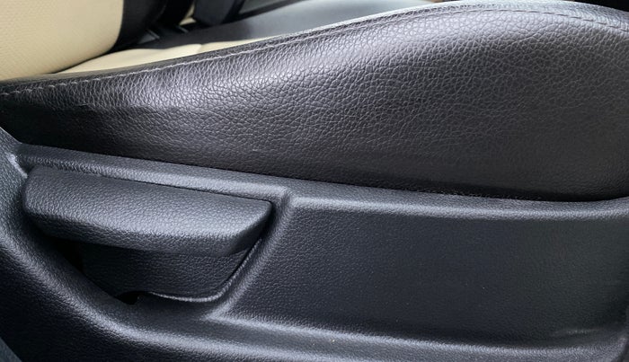 2015 Hyundai Eon ERA PLUS, Petrol, Manual, 33,012 km, Driver Side Adjustment Panel
