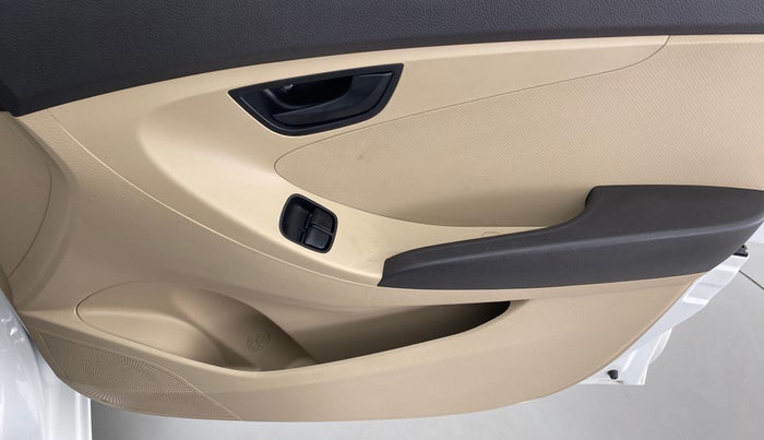 2015 Hyundai Eon ERA PLUS, Petrol, Manual, 33,012 km, Driver Side Door Panels Control