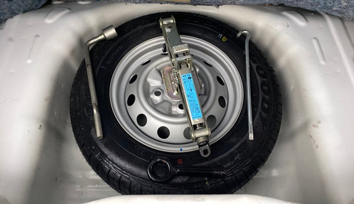2015 Hyundai Eon ERA PLUS, Petrol, Manual, 33,012 km, Spare Tyre