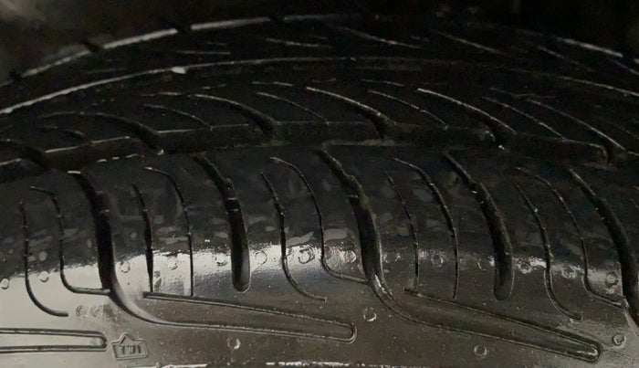 2015 Maruti Swift Dzire VXI, Petrol, Manual, 75,273 km, Left Rear Tyre Tread