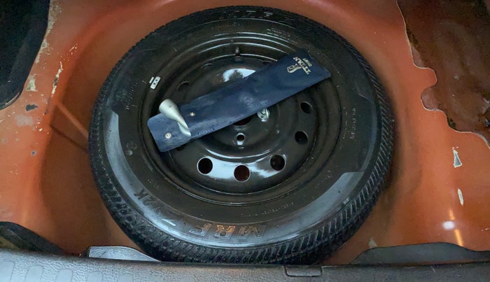 2015 Maruti Swift Dzire VXI, Petrol, Manual, 75,273 km, Spare Tyre