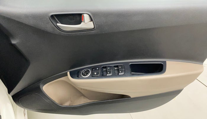 2014 Hyundai Xcent S (O) 1.2, Petrol, Manual, 82,284 km, Driver Side Door Panels Control