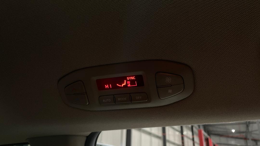 2018 Kia Carnival Platinum, Automatic, 143770 km, Rear A/C Vent