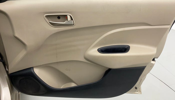 2019 Hyundai NEW SANTRO 1.1 SPORTZ MT CNG, CNG, Manual, 42,392 km, Driver Side Door Panels Control