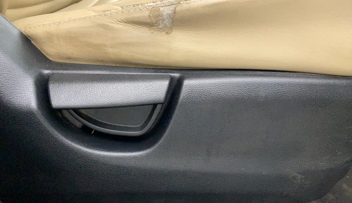 2019 Hyundai NEW SANTRO 1.1 SPORTZ MT CNG, CNG, Manual, 42,392 km, Driver Side Adjustment Panel
