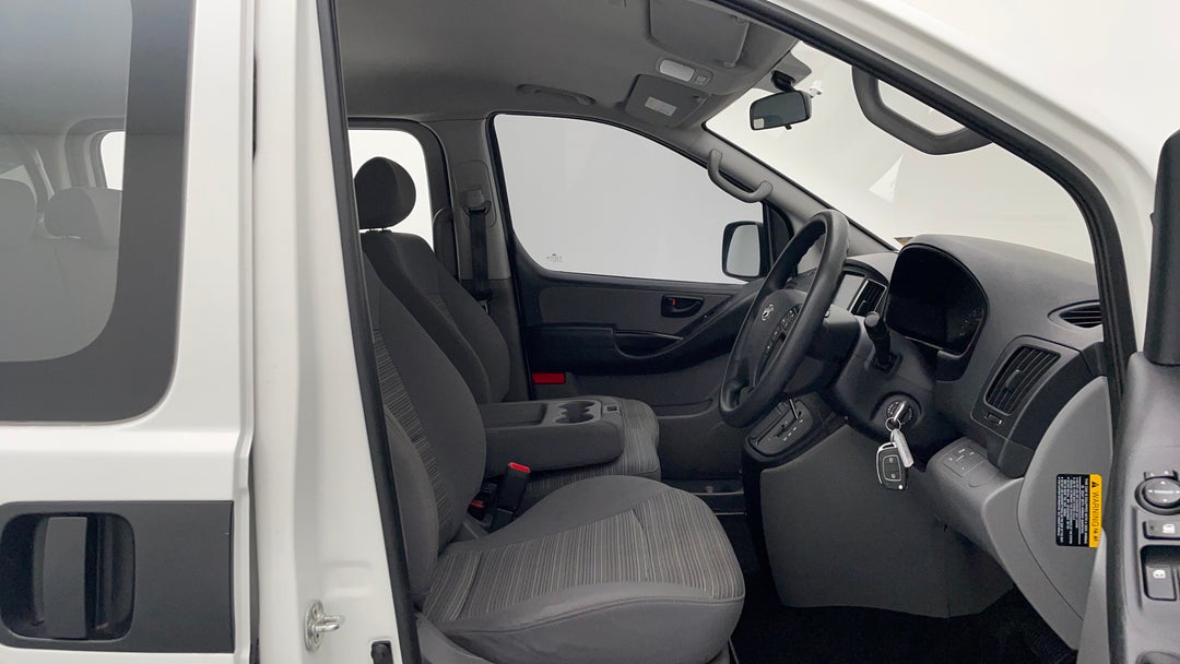 2019 Hyundai Iload 6s Liftback, Automatic, 95302 km, Right Side Front Door Cabin View