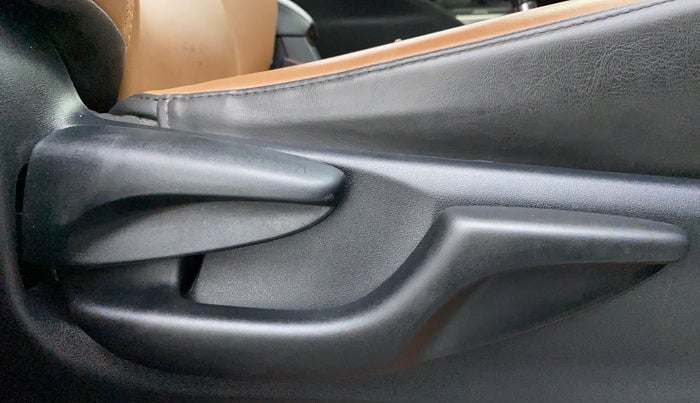 2018 Toyota Innova Crysta 2.4 VX 7 STR, Diesel, Manual, 37,200 km, Driver Side Adjustment Panel