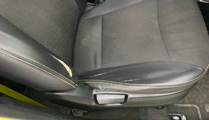 2019 Hyundai NEW SANTRO MAGNA, Petrol, Manual, 68,082 km, Driver seat - Cover slightly torn