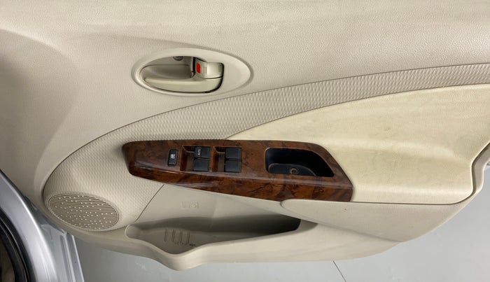 2013 Toyota Etios V SP, Petrol, Manual, 97,892 km, Driver Side Door Panels Control