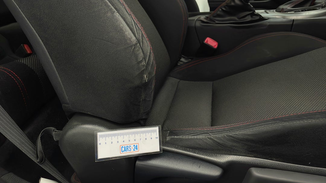 2013 Subaru Brz Brz, Automatic, 136354 km, Seats Front RHS Wear