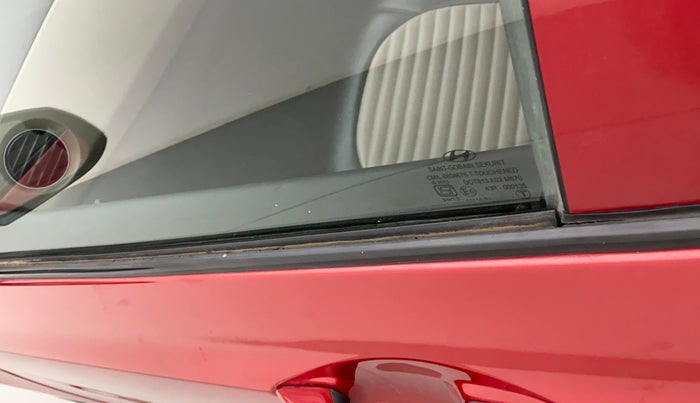 2018 Hyundai Grand i10 MAGNA 1.2 KAPPA VTVT, Petrol, Manual, 1,03,102 km, Front passenger door - Weather strip has minor damage