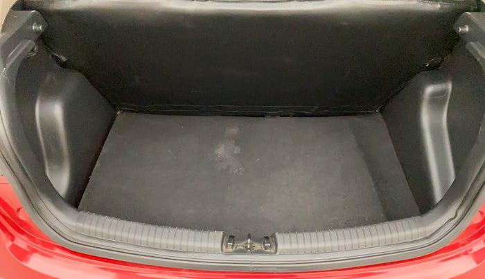 2018 Hyundai Grand i10 MAGNA 1.2 KAPPA VTVT, Petrol, Manual, 1,03,102 km, Dicky (Boot door) - Parcel tray missing