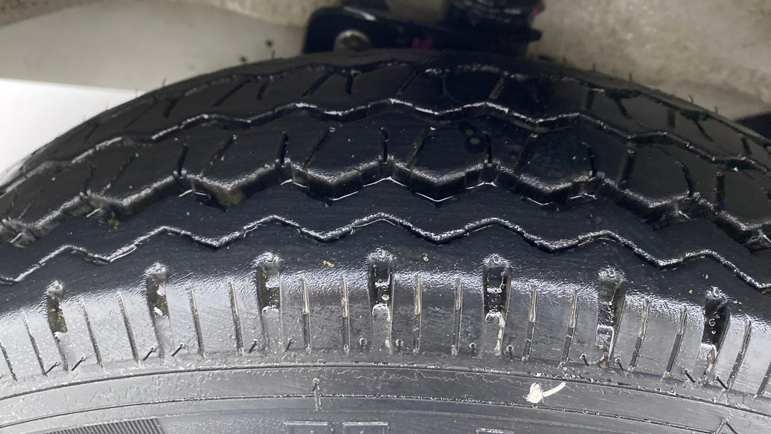 Left Front Tyre Tread