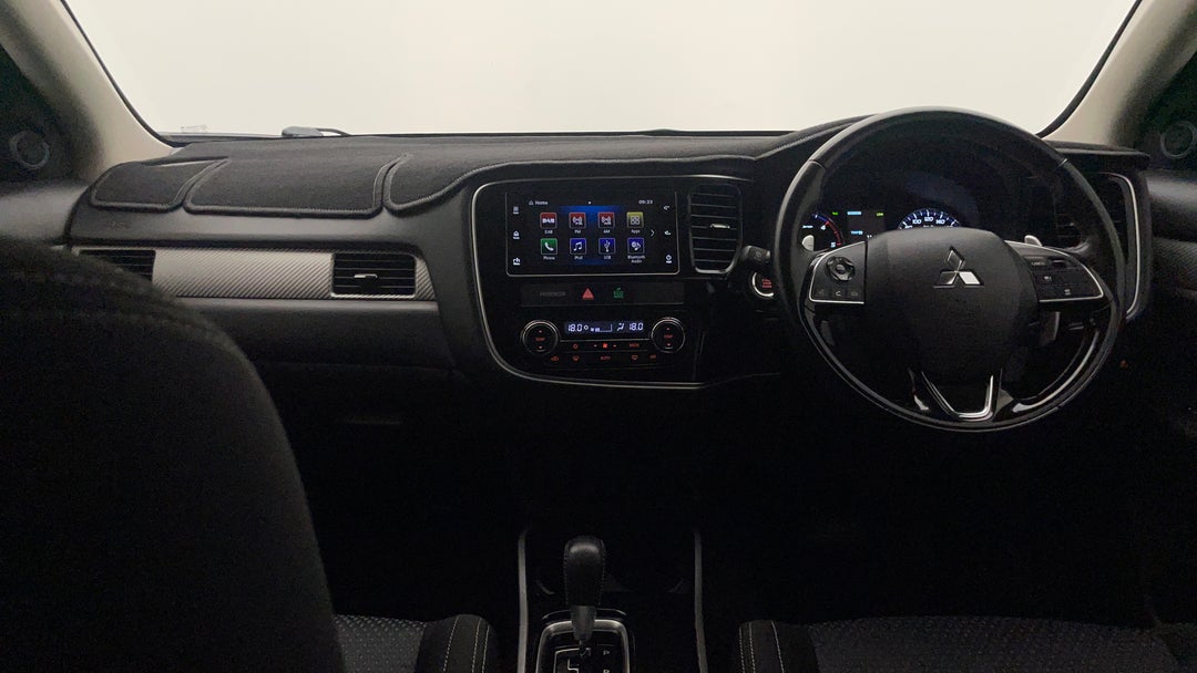 2017 Mitsubishi Outlander Ls 7 Seat (AWD), Automatic, 136770 km, Dashboard View