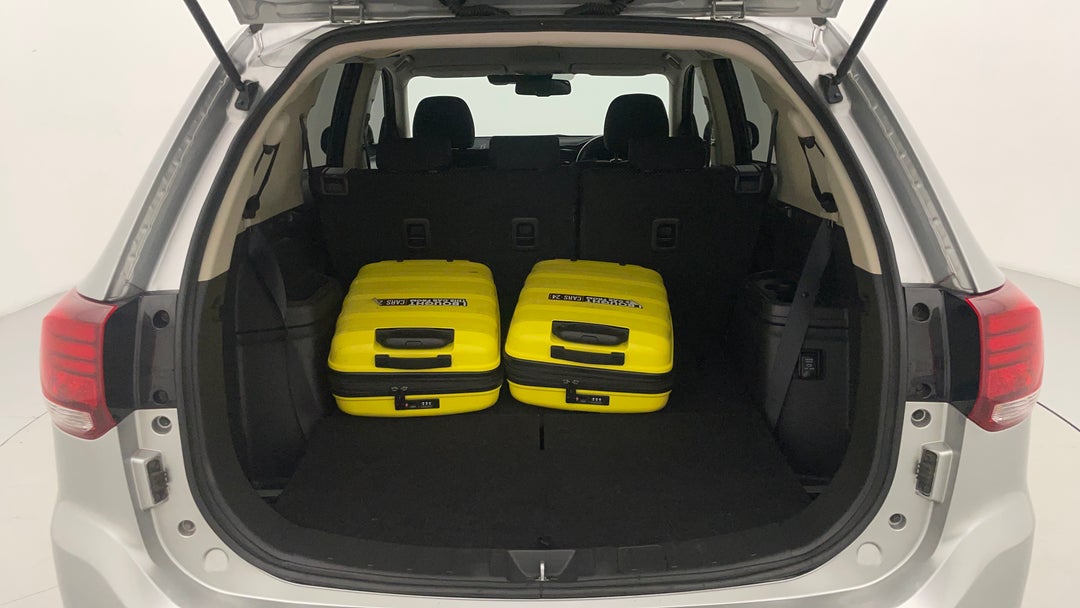 2017 Mitsubishi Outlander Ls 7 Seat (AWD), Automatic, 136770 km, Boot Inside View with Luggage