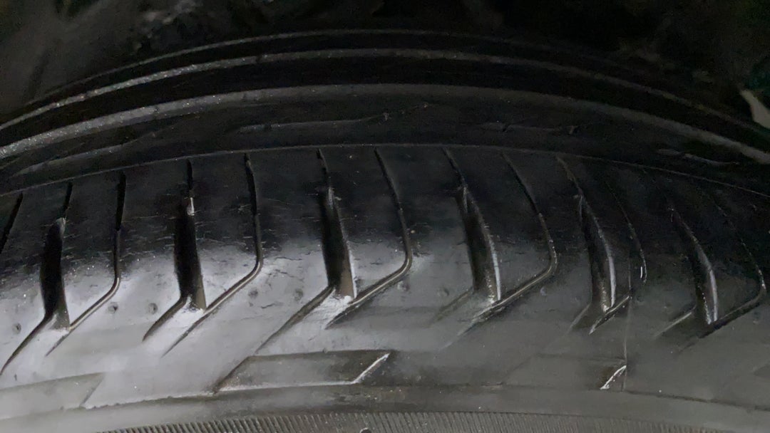 Left Front Tyre Tread