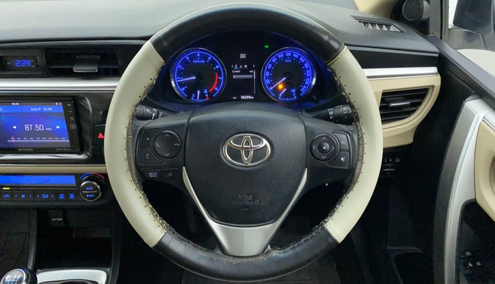 2016 Toyota Corolla Altis G, Petrol, Manual, 36,318 km, Steering Wheel Close Up