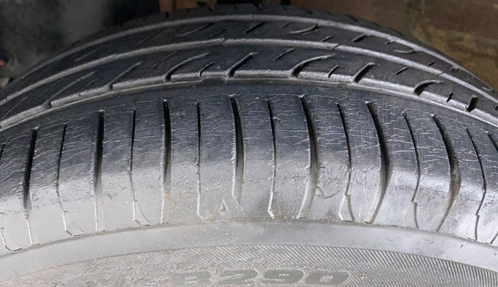 2016 Mahindra Kuv100 K4 5 STR, Petrol, Manual, 23,645 km, Left Front Tyre Tread