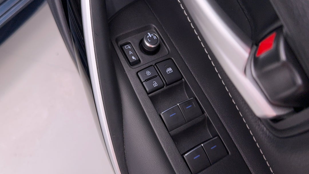2021 Toyota Corolla Zr, Automatic, 39773 km, Drivers Side Door Panel Controls