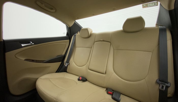 2014 Hyundai Verna FLUIDIC 1.6 VTVT SX OPT, Petrol, Manual, 29,928 km, Right Side Rear Door Cabin