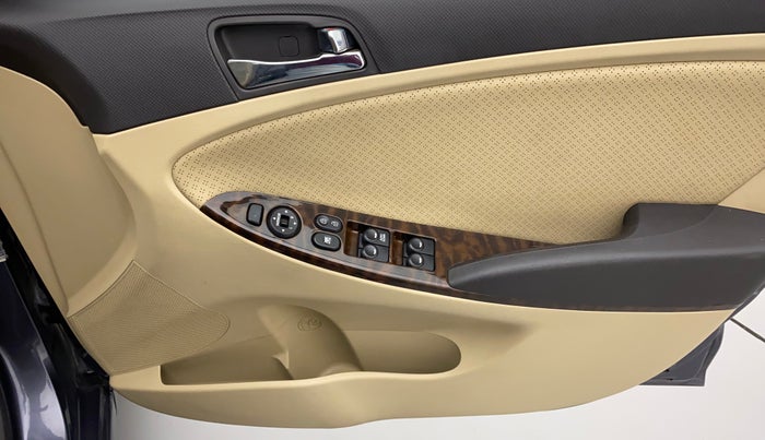 2014 Hyundai Verna FLUIDIC 1.6 VTVT SX OPT, Petrol, Manual, 29,928 km, Driver Side Door Panels Control