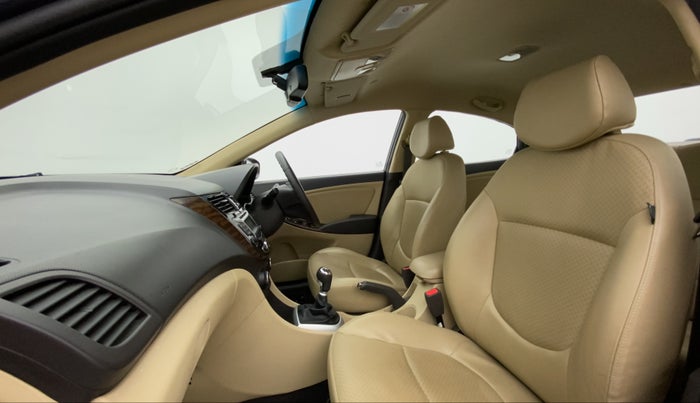 2014 Hyundai Verna FLUIDIC 1.6 VTVT SX OPT, Petrol, Manual, 29,928 km, Right Side Front Door Cabin