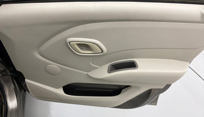 2016 Datsun Redi Go T (O), Petrol, Manual, 42,561 km, Driver Side Door Panels Control