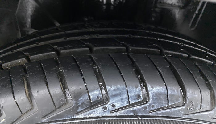 2016 Datsun Redi Go T (O), Petrol, Manual, 42,561 km, Right Front Tyre Tread