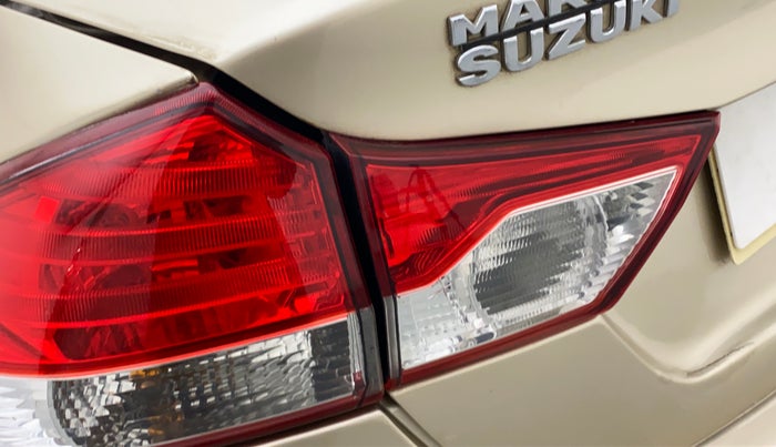 2015 Maruti Ciaz ZXI, Petrol, Manual, 81,778 km, Left tail light - Minor damage