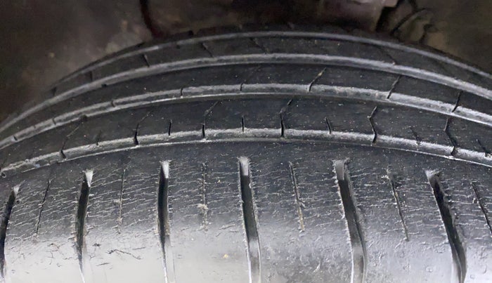 2015 Hyundai Elite i20 ASTA 1.2, Petrol, Manual, 16,680 km, Left Front Tyre Tread