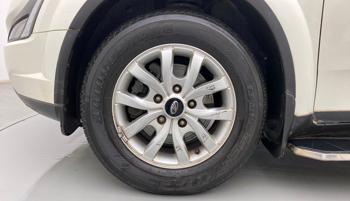 2019 Mahindra XUV500 W9, Diesel, Manual, 58,578 km, Left Front Wheel