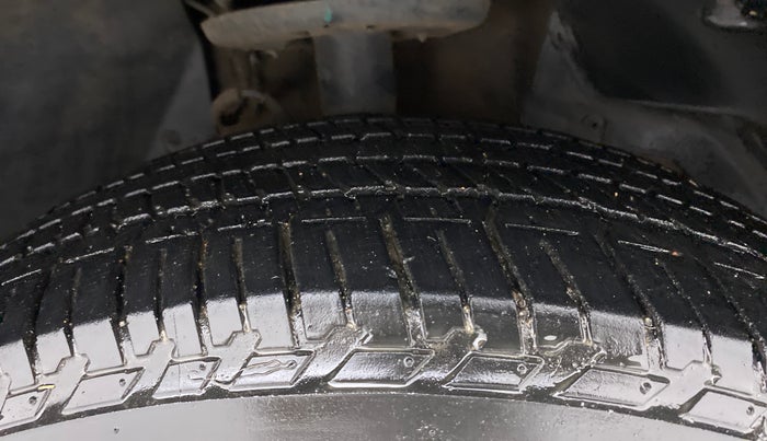 2019 Mahindra XUV500 W9, Diesel, Manual, 58,578 km, Right Front Tyre Tread